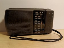 Vintage piccola radio transistor Sony ICF-8 AM/FM ottime condizioni funzionante
