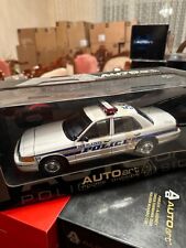 1/18 72702 FORD CROWN VICTORIA DES PLAINES POLIZIA '98