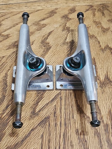 Thunder 151 skateboard trucks - 151,