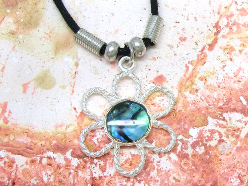 Fiore con madreperla pendente - con,