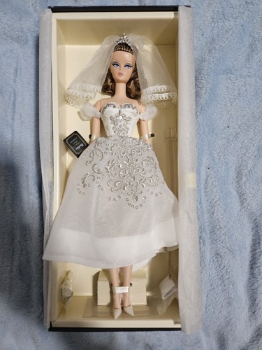 Barbie gold label silkstone - gold,