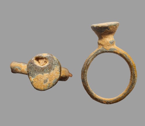 Antico anello magico vicino - magico,