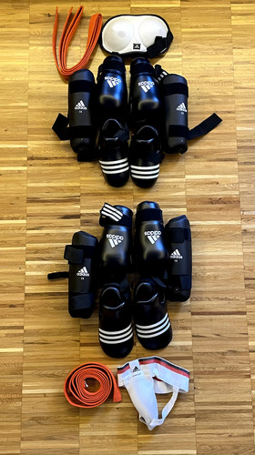 Kit kick boxing - kit, guantoni