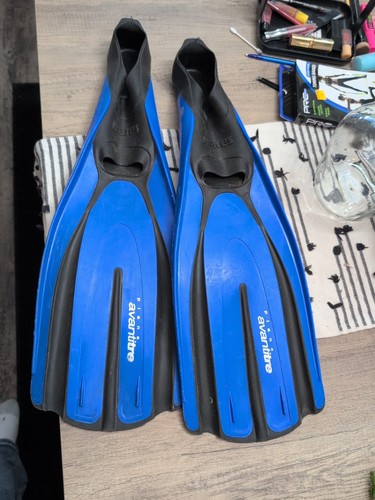 Pinne blu nere - , mares