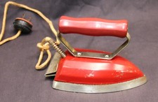 Antico ferro da stiro