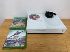 Xbox One S con 3 giochi e cavo