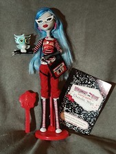MONSTER HIGH: Muñeca GHOULIA YELPS 1 WAVE, Mascota SIR HOOTS, Diario,stand/peine