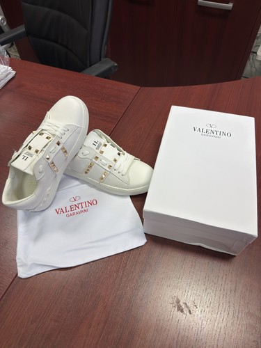 Valentino rockstud untitled - valentino,