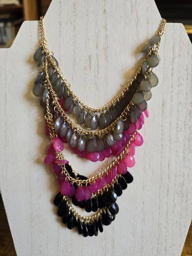 Collana girocollo grigio rosa