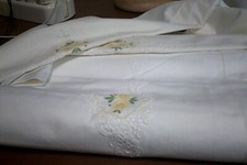 lenzuolo matrimoniale con ricamo a riporto con federe vintage in cotone