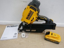 DeWALT DCN930 Chiodatrice