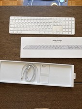Apple Magic Keyboard-Tastierino Numerico Wireless-Touch ID- Argento (MCK2C3T/A)