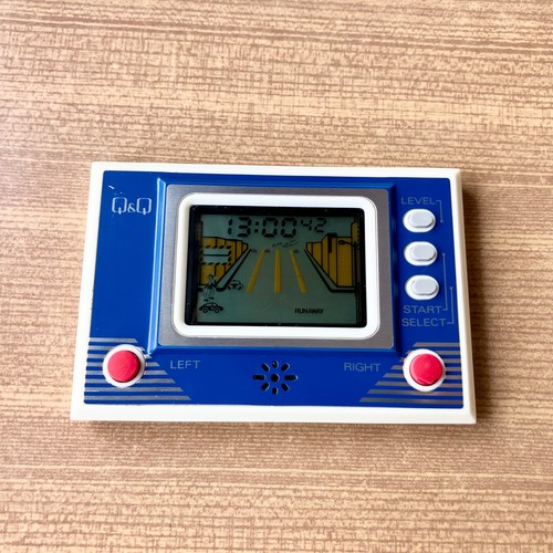 Superbe game watch - superbe, q&q