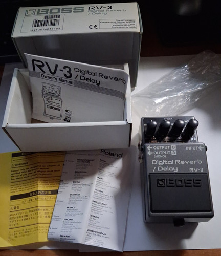 Boss digital reverb - boss, rv-3