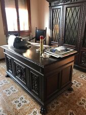 Scrivania da studio completo con sedie