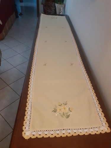 Centrotavola ricamato con - centrotavola,