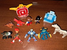 Lotto 11 Giocattoli/personaggi