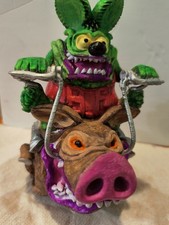 Statua Rat Fink On A Hog