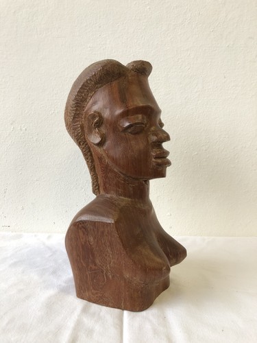 Statua intagliata legno - statua, su