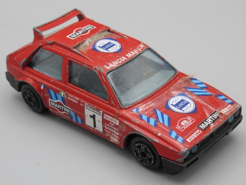 Voiture lancia delta - s4,