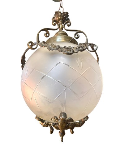 Lampadario antico con - putti, e