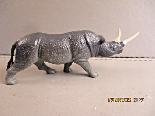 Starlux animal sauvage - 1/32,