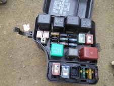 BOITIER RELAIS + FUSIBLES