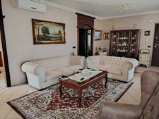 divano Chesterfield 2posti