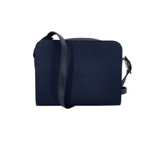 Borsa a tracolla in raso nero con logo YSL di Yves Saint Laurent