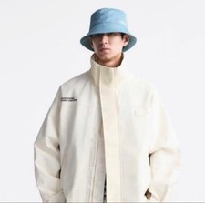 Cappello a secchiello da