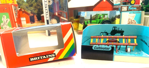 BRITAINS.1:32.FARM.COOPERS.COL