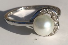 Anello Perla e Diamanti