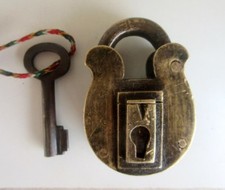 Antico lucchetto in ottone