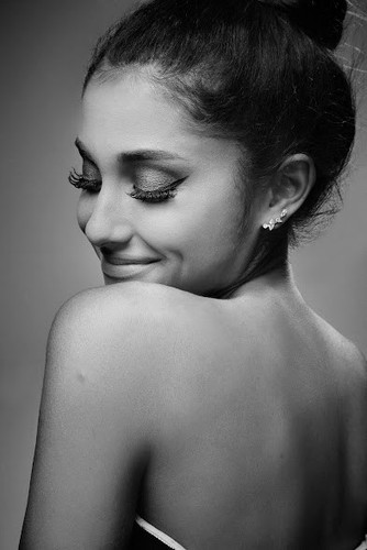 Ariana grande hot - grande,