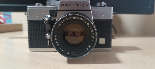 Fotocamera analogica praktica - analogica,