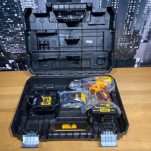 Trapano avvitatore - , a