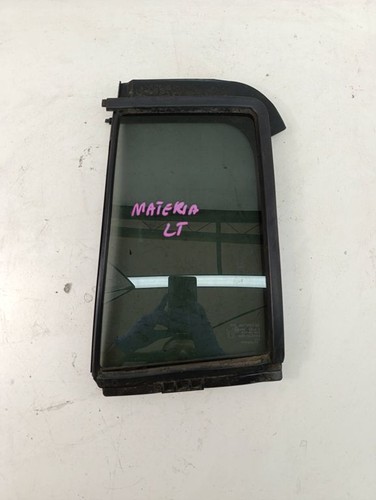 Vetro finestrino sfiato