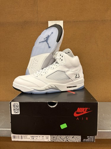 Nuovissimo air jordan retro - 5,