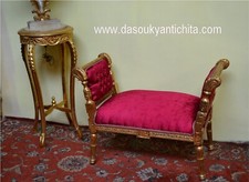 Poltrona-panchetta dorata