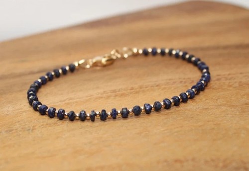 Bracciale con perline fatte - , a