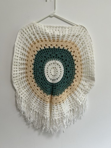 Poncho all uncinetto - all'uncinetto, frange