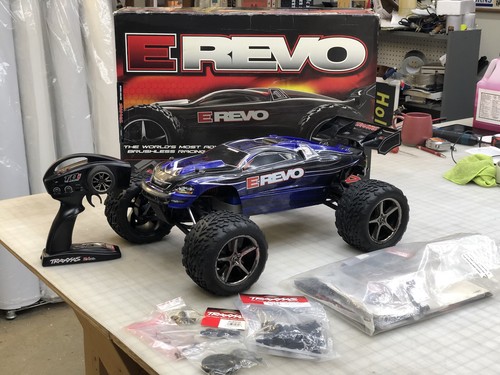 Traxxas revo brushless - brushless, scala