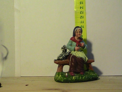 Stupenda statuina per presepe - stupenda,