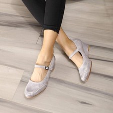 Mona Flying Mary Jane