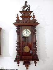 176309 Antico orologio a pendolo con cavallino