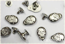20pz Borchie sfuse teschio con rivetto 1x1,5 cm colore argento
