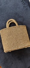 Borsa all'uncinetto fatta a