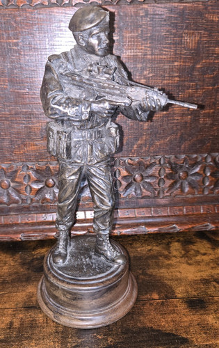 Bronze resin sculpture - resin,