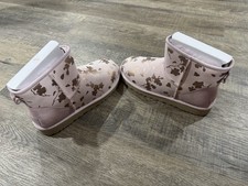 NUOVO!! Stivali slip on UGG