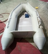 gommone tender 230 pavimento